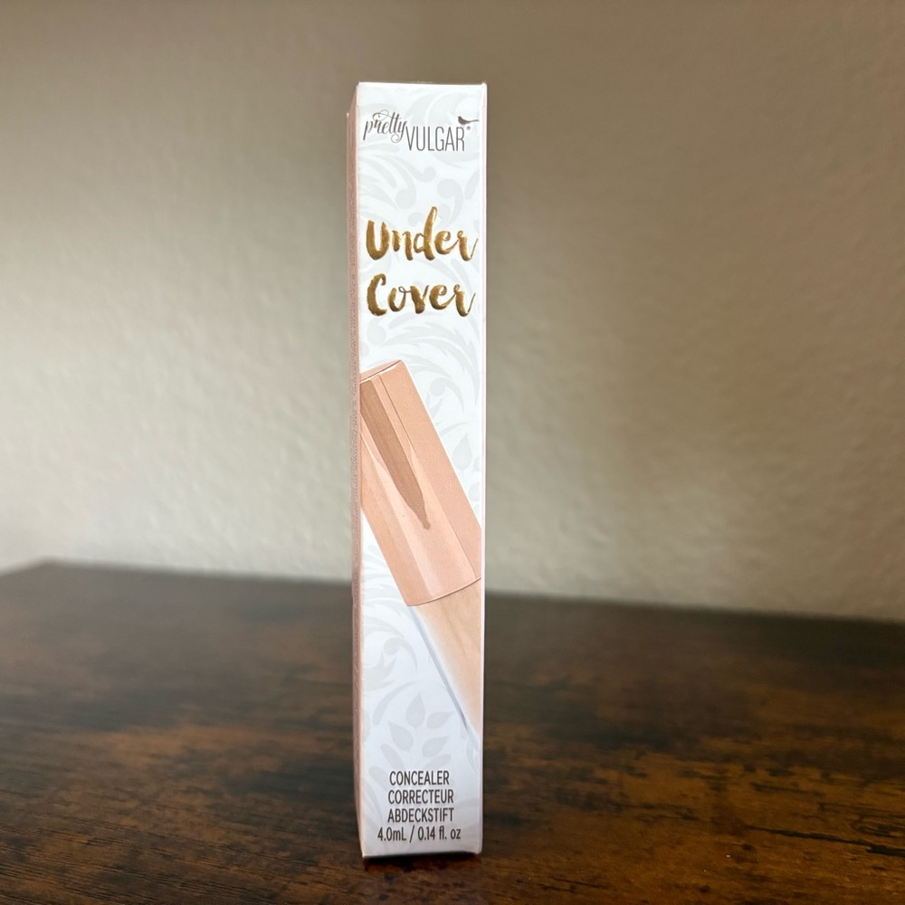 PRETTY VULGAR Undercover Concealer in Little White Lies Covers Dark Circles